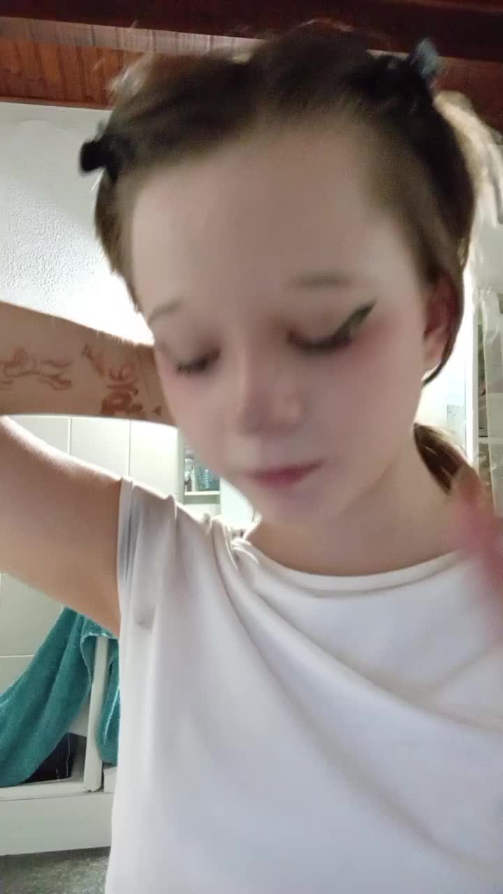 @Emiii