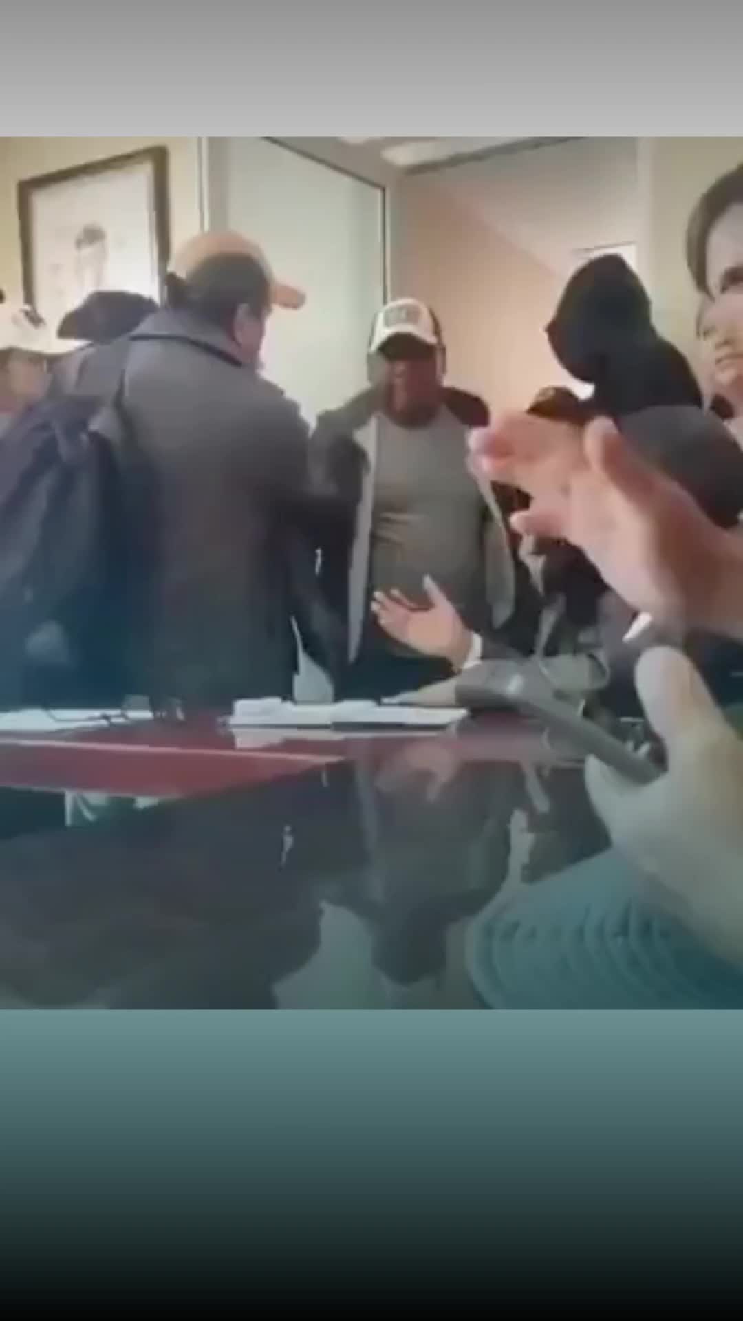 @Entre l&iacute;neas