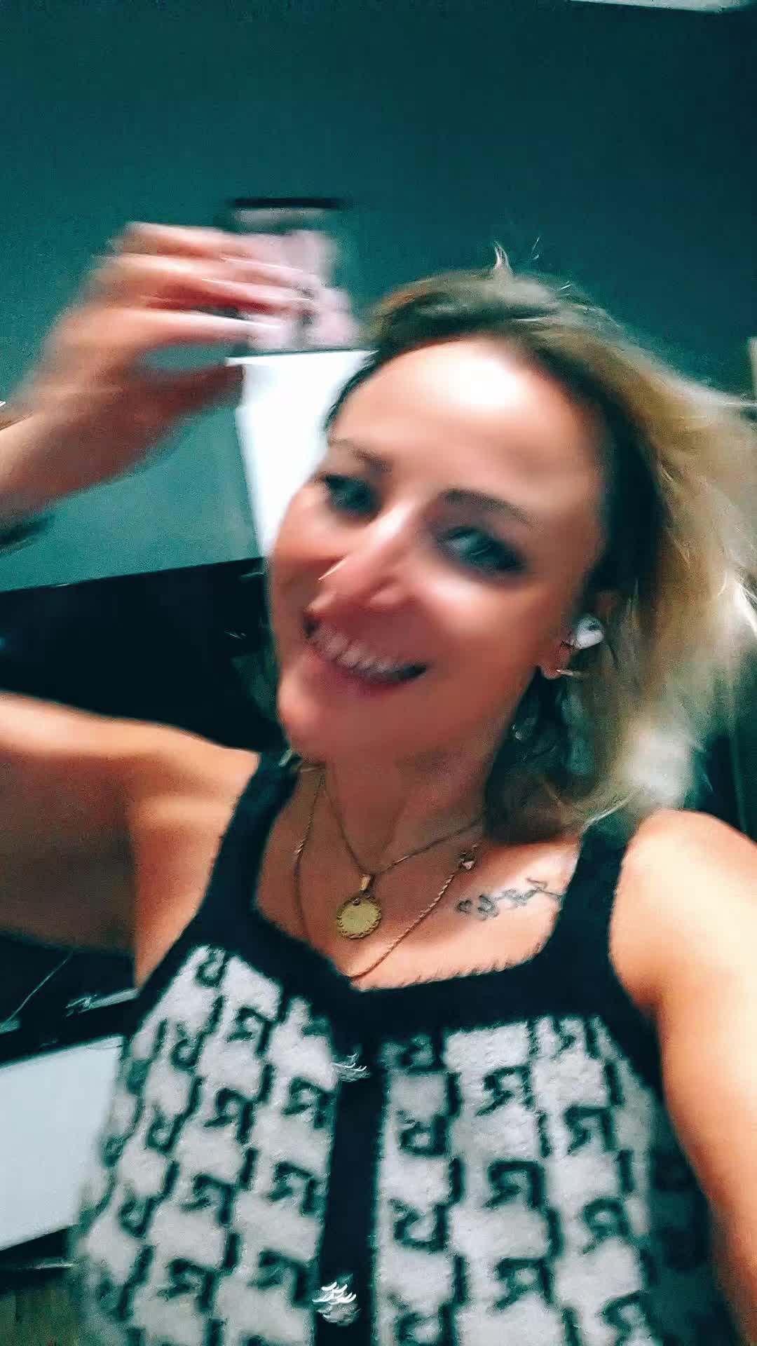@kroliczekhop*