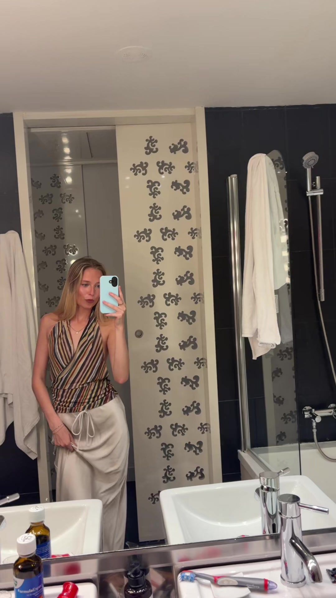 @taralumulholland