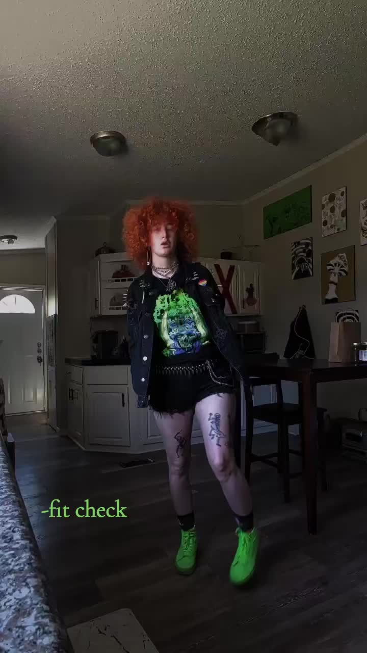 @🪦𝕷𝖊𝖊🪦