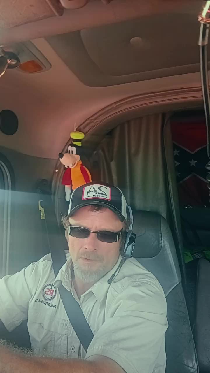 @Big Red 3220 Foxx Rebel Roy