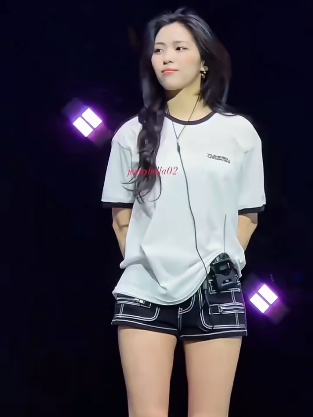 @TWIZYisLove