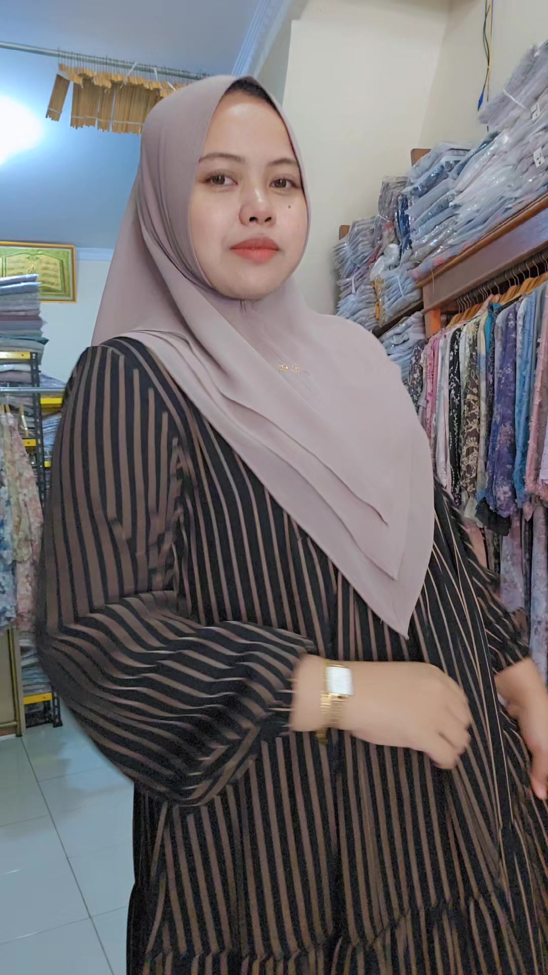 @Tiana store
