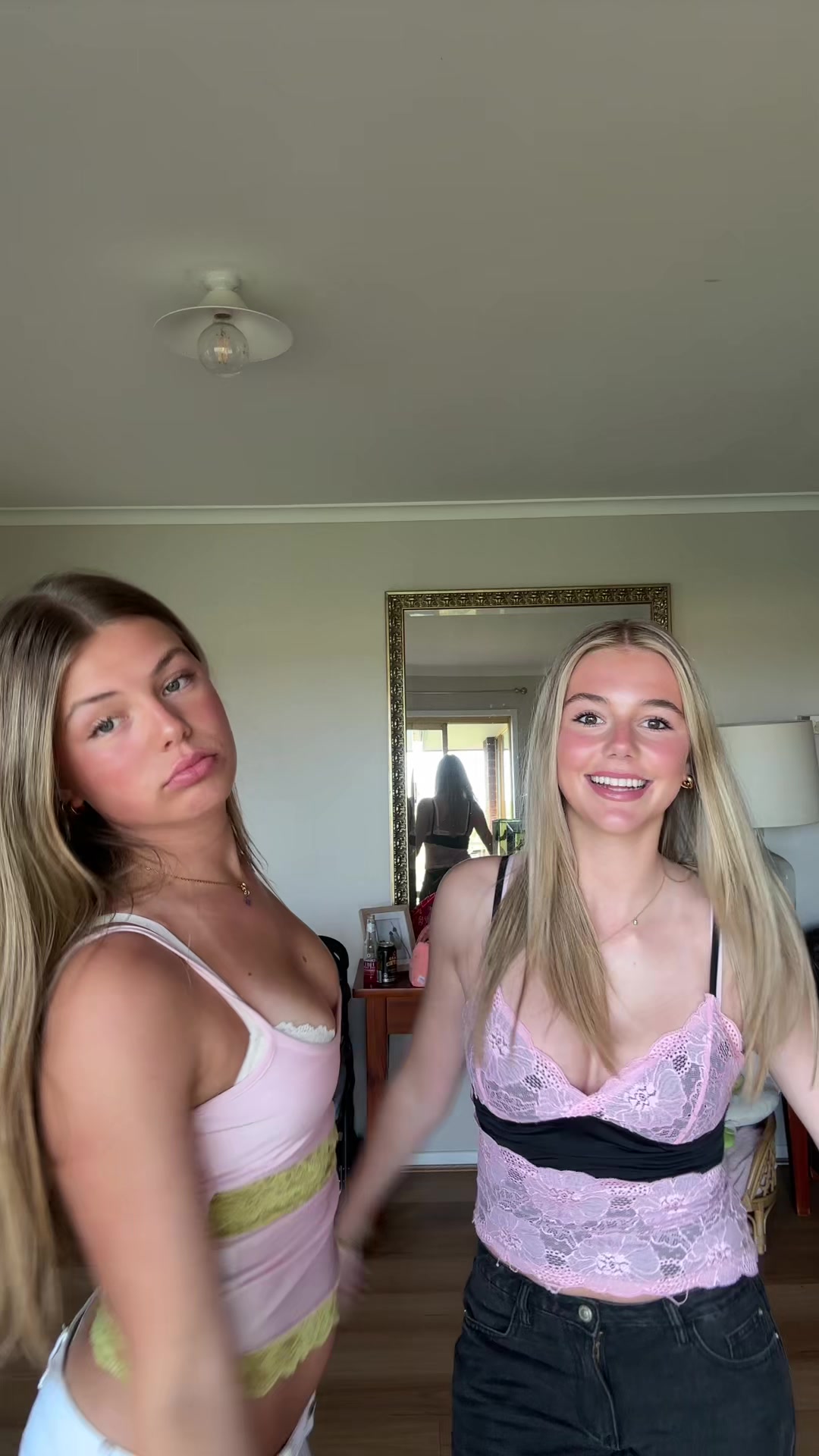 @Chloessecond