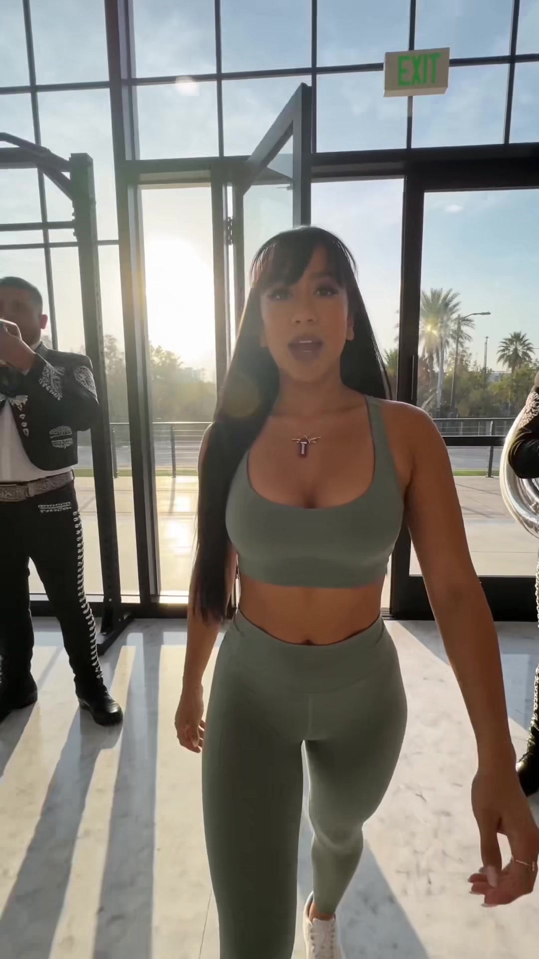 @Selena💕