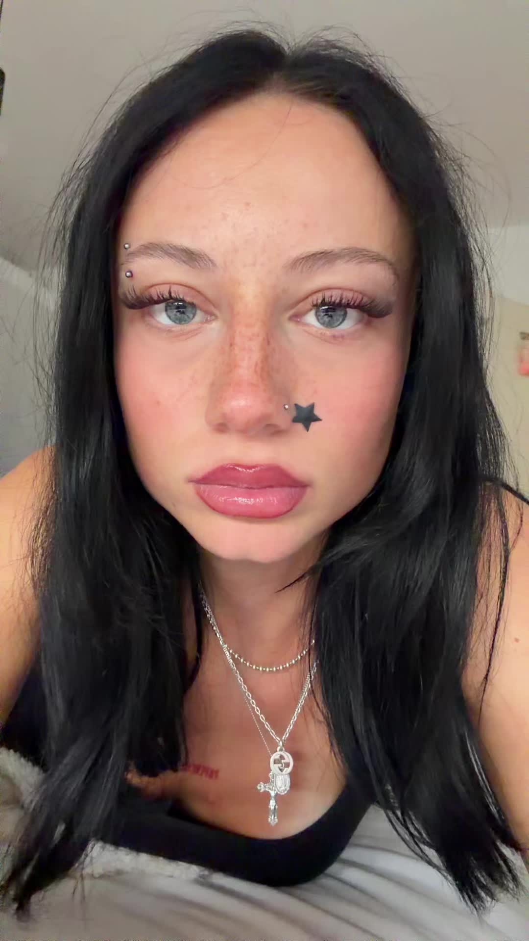 @julialuell