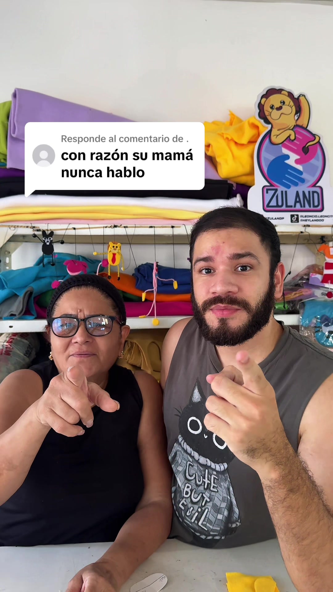 @Lando el chico de los t&iacute;teres
