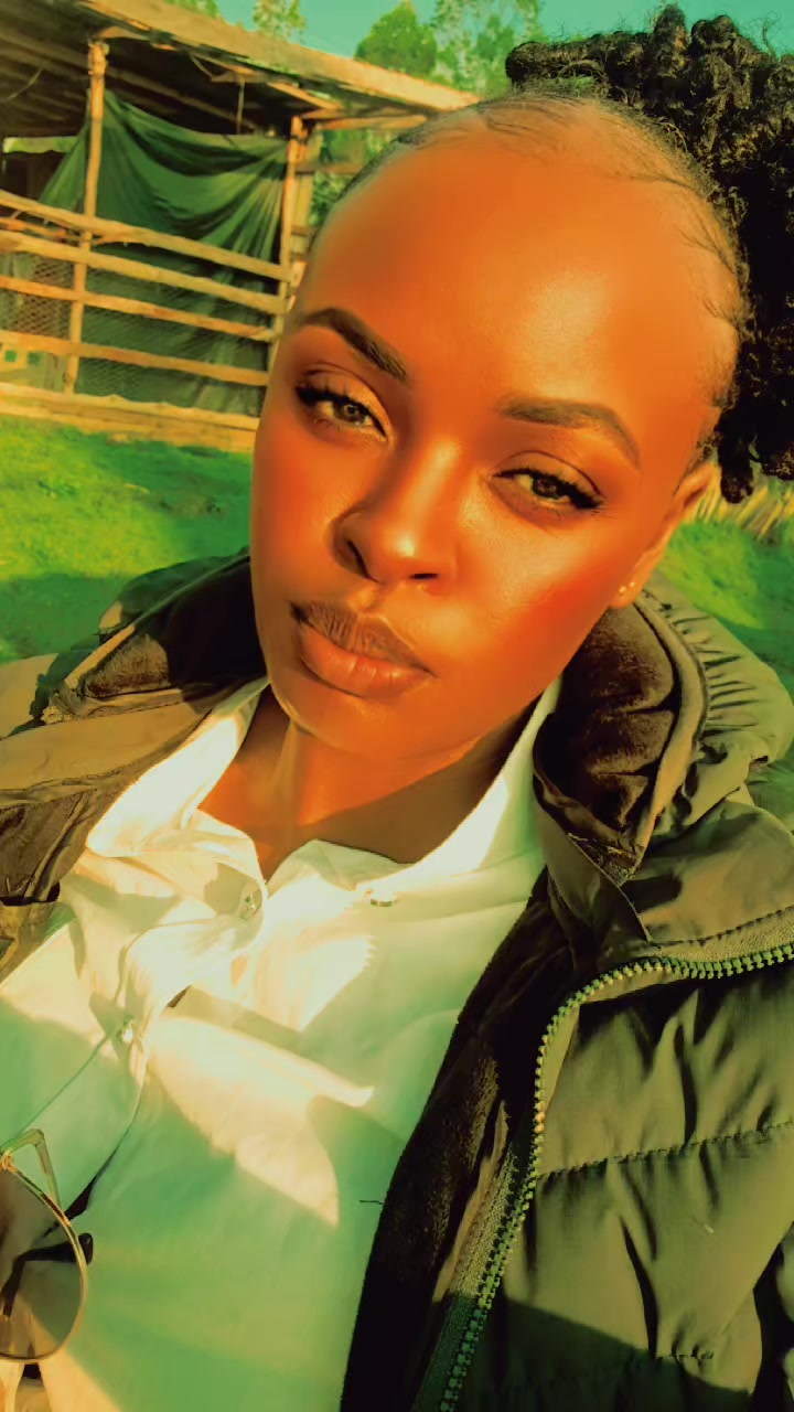 @MissEshiterah💟 (Golois🇨🇩)