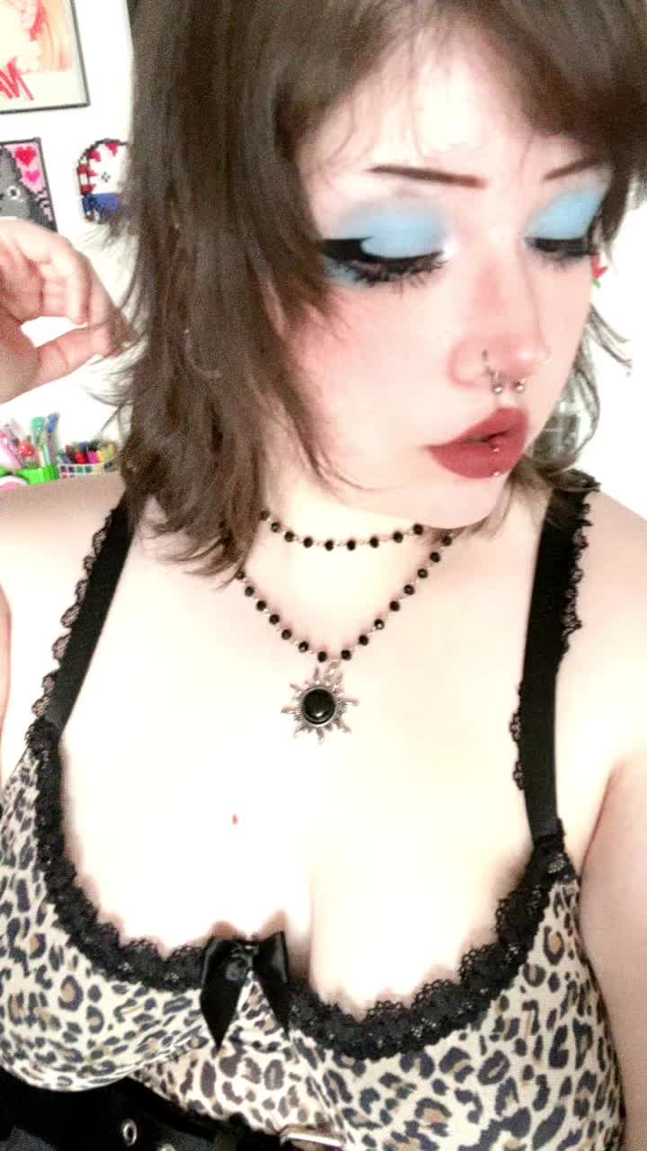 @Shayla🦇