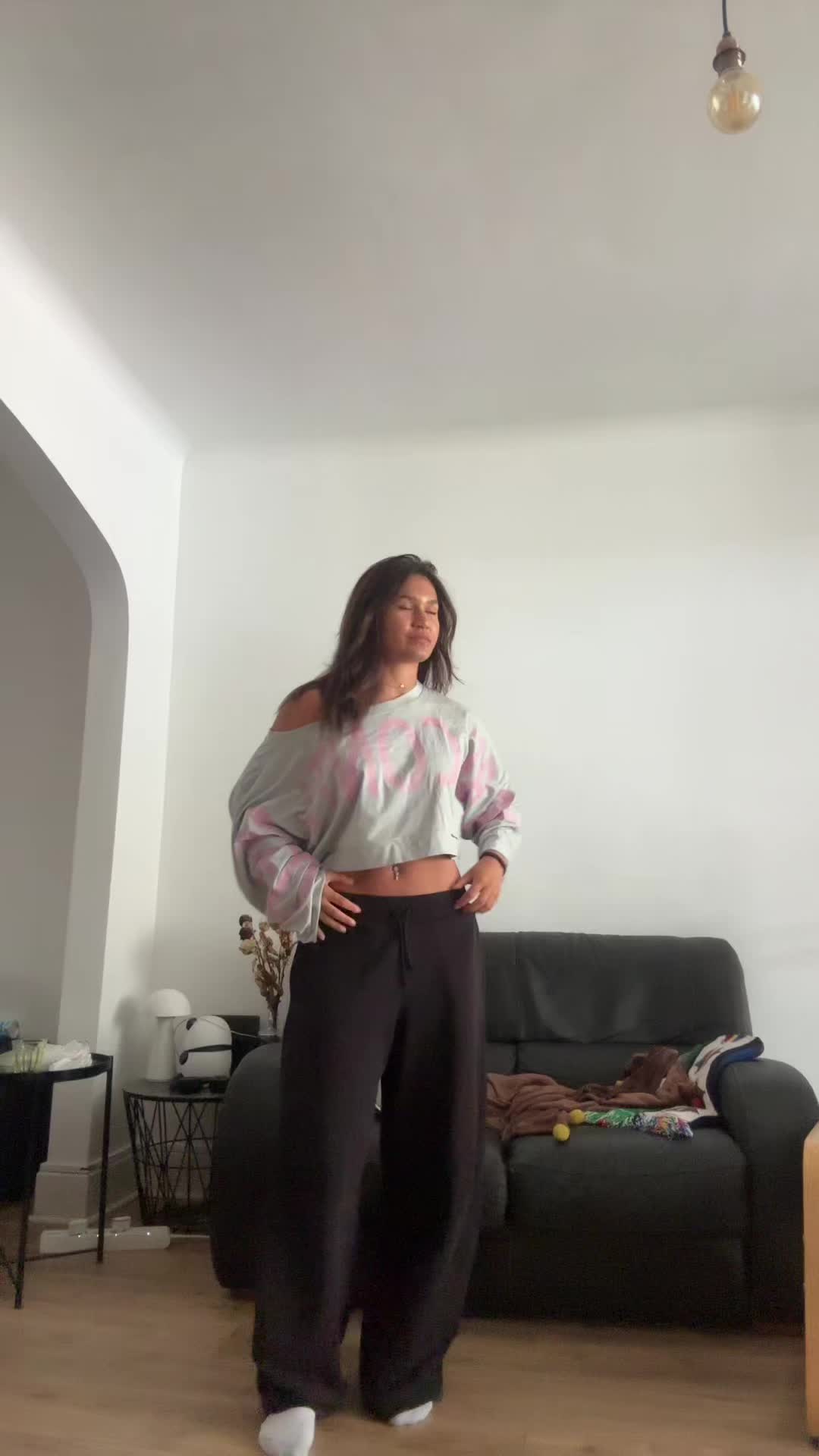 @LWꨄ