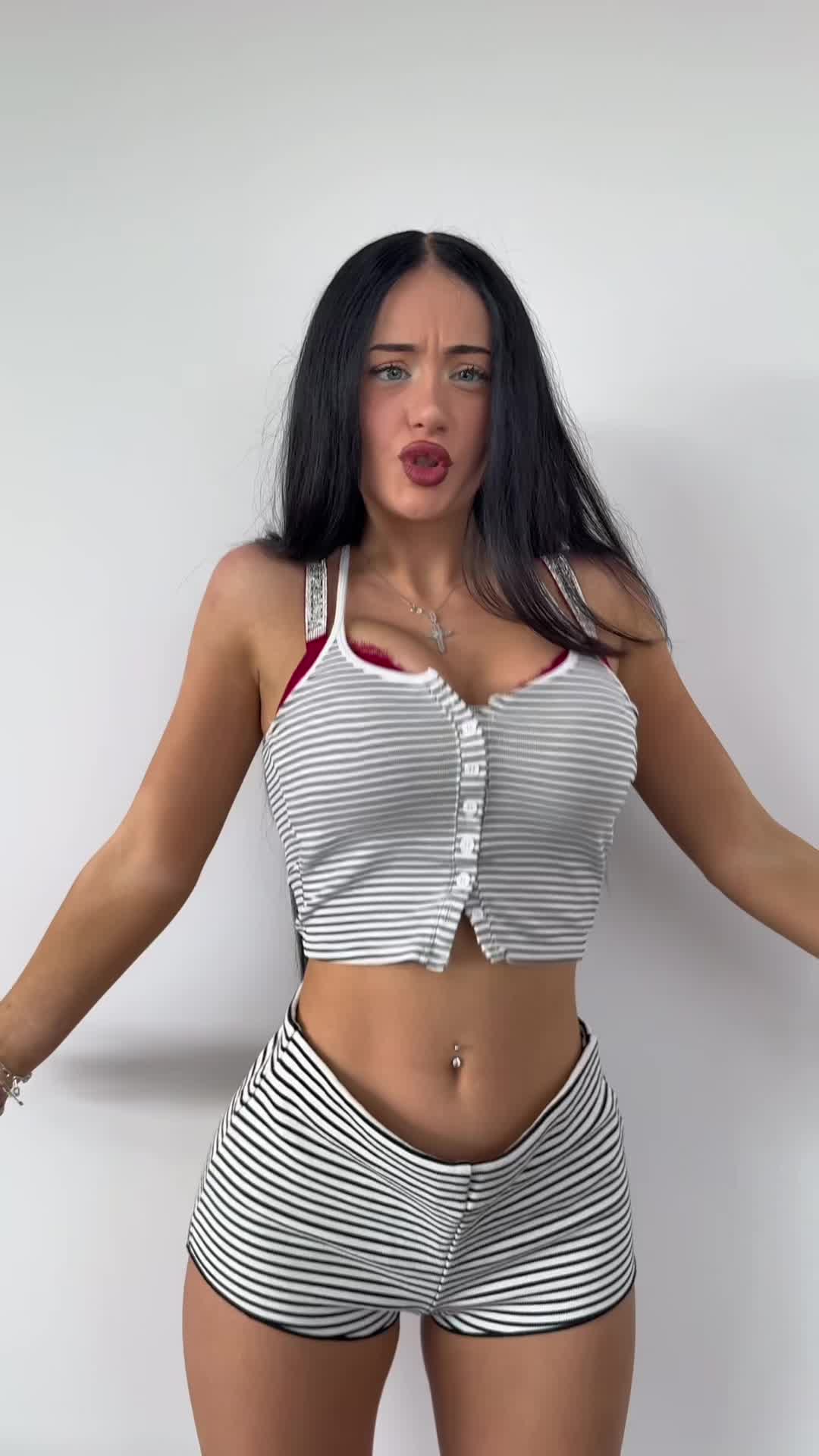 @lillyabellaa