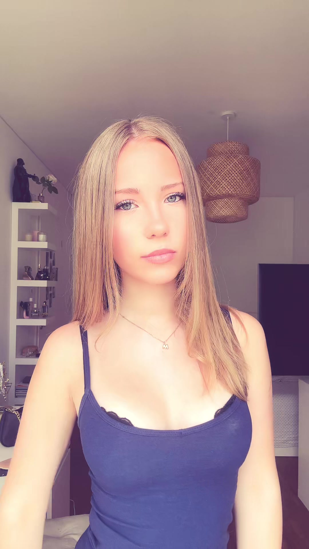 @???