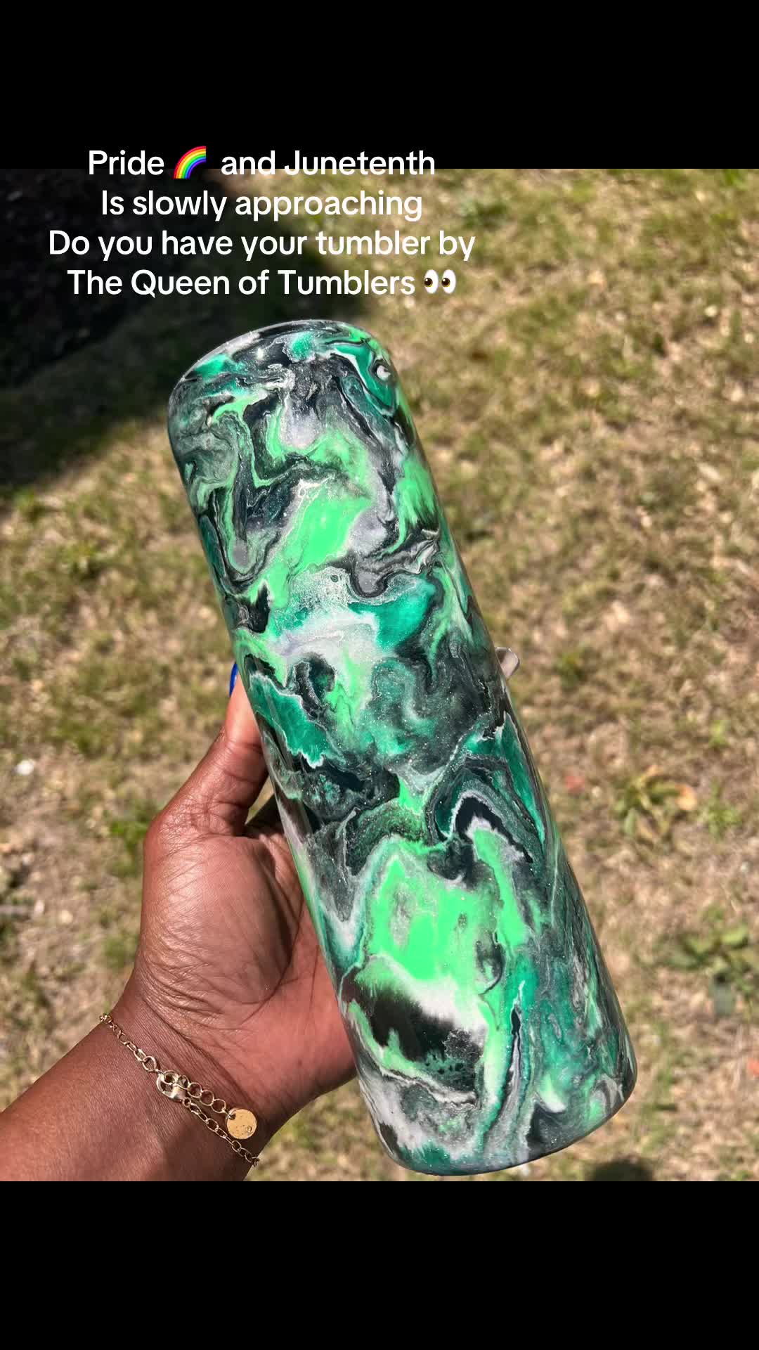 @queenoftumblers_meshia