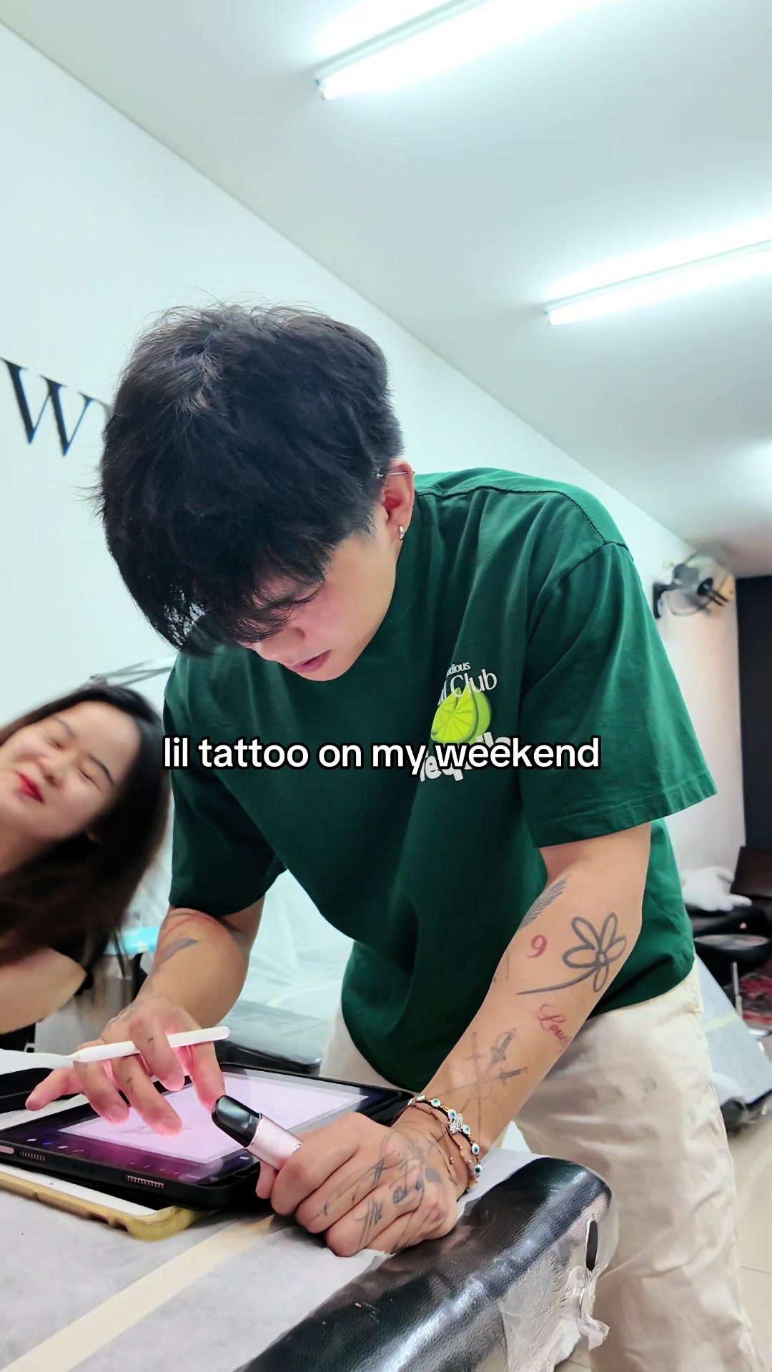 @Dixontats