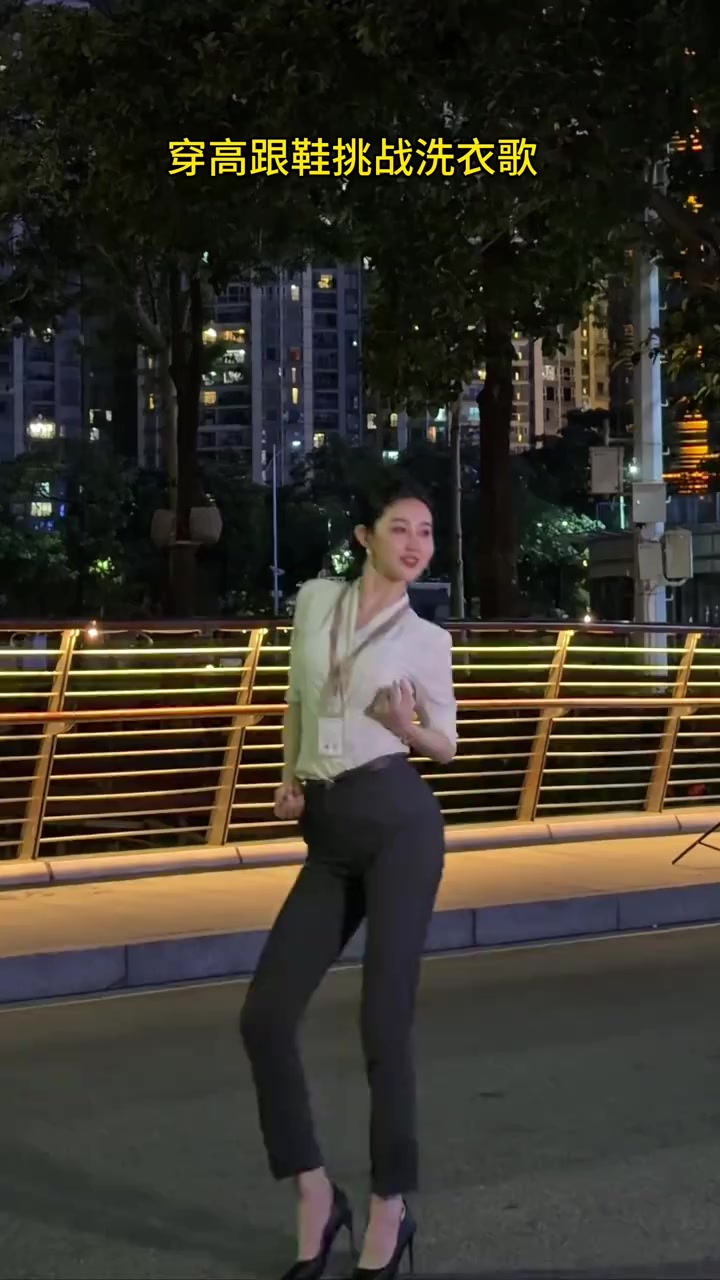 @Sally 雪莉 大笑笑