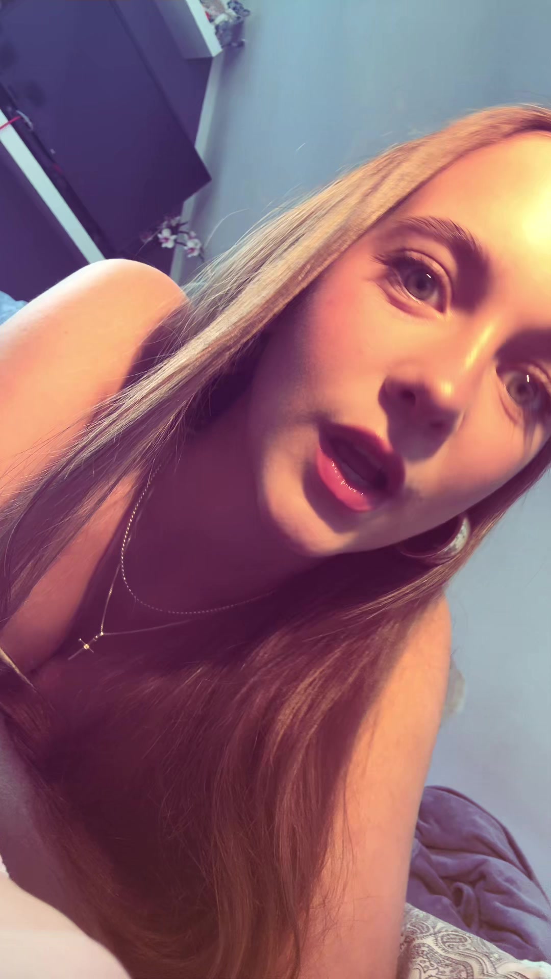 @HelloKira