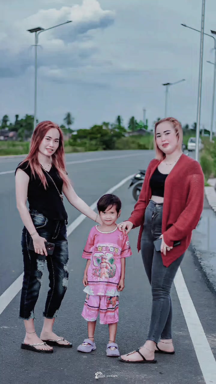 @seleb tiktok