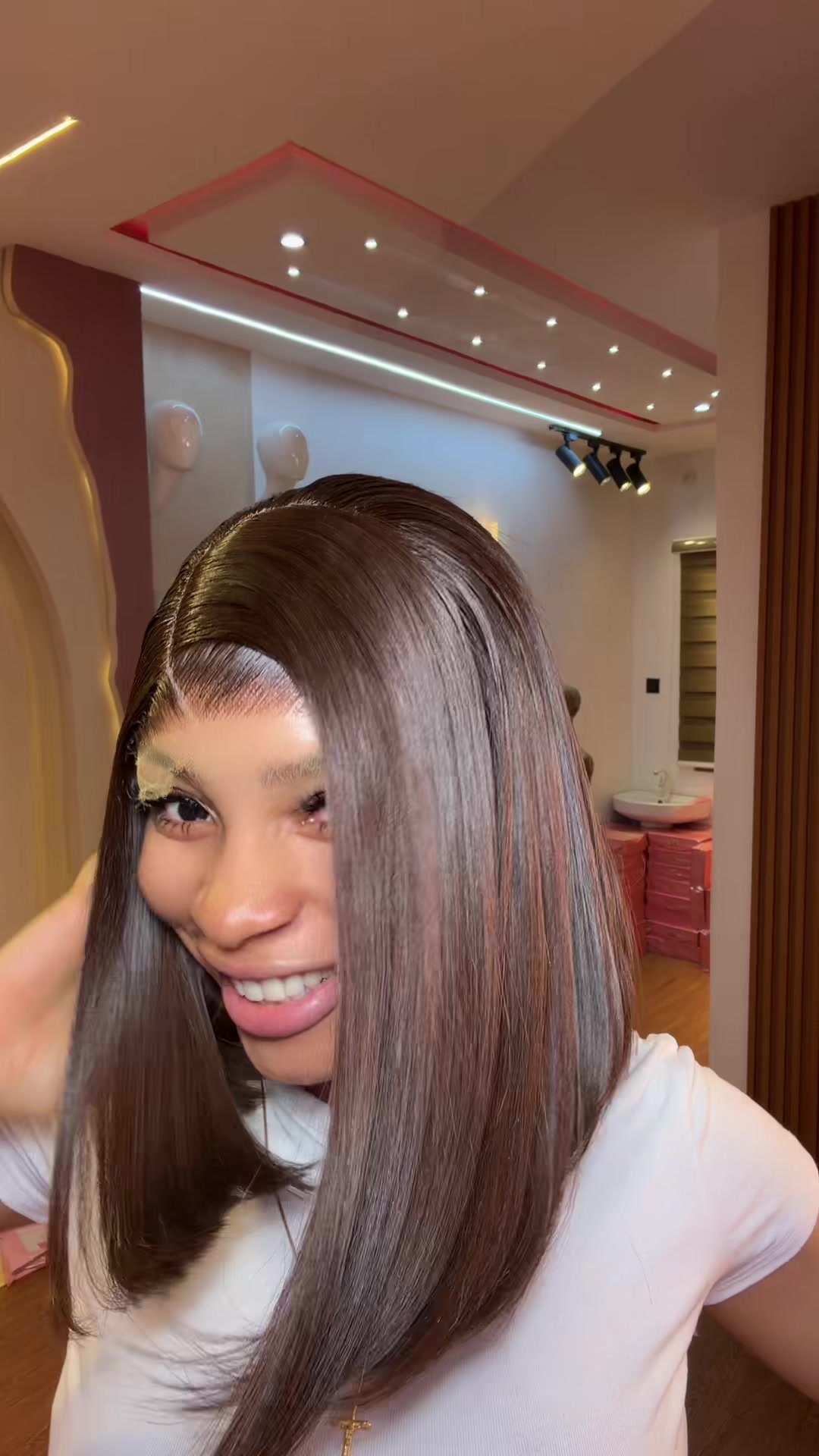 @Queens_unique_hairs