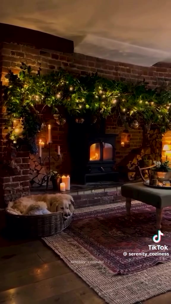 @It&rsquo;s A Holly Jolly Christmas