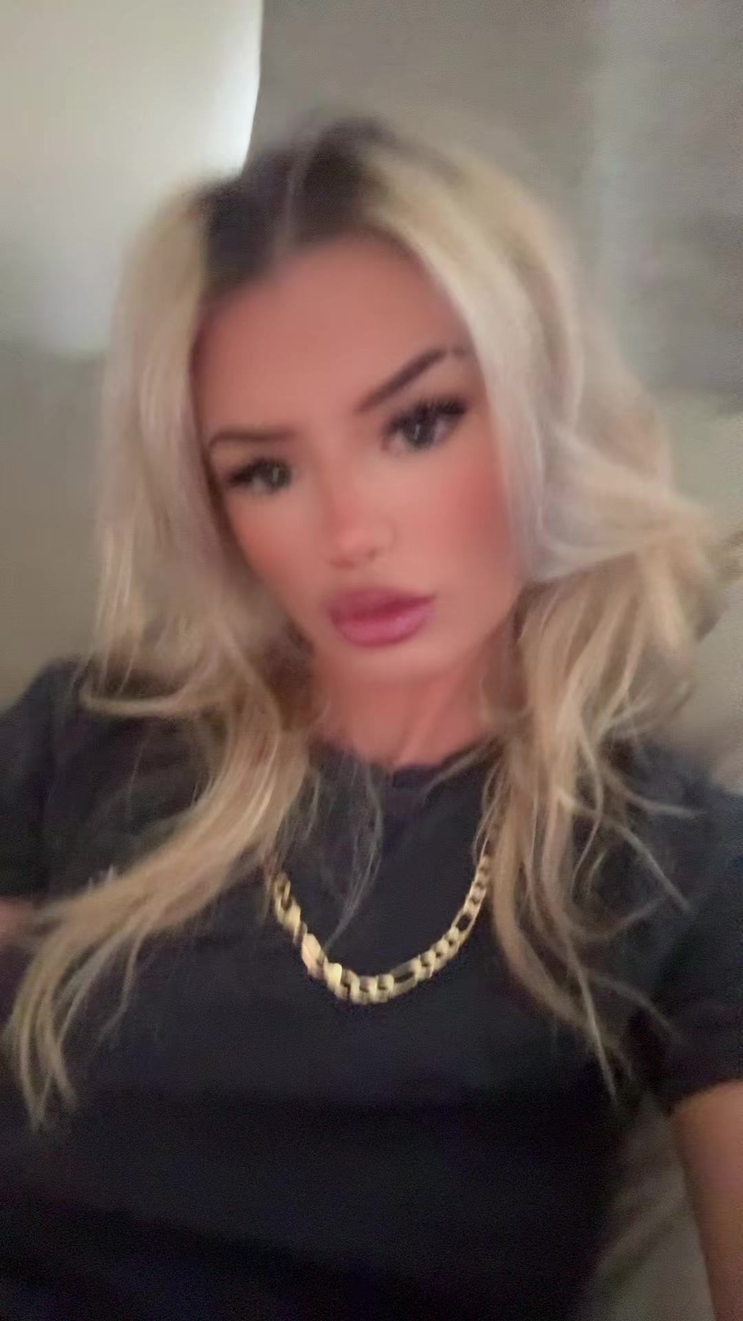 @Elliequigley