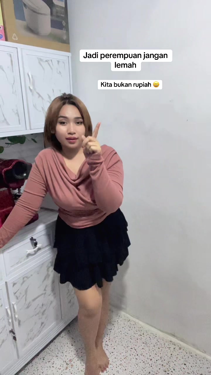 @julia frinella sari