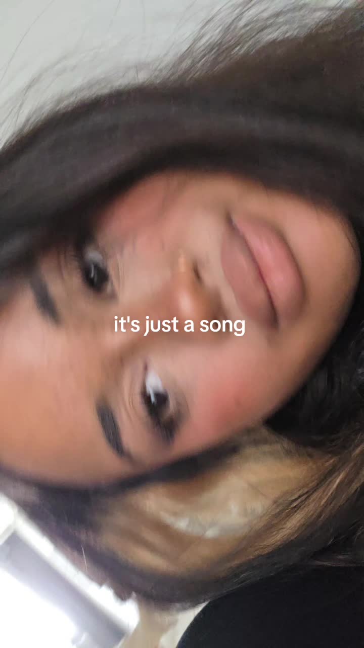 @Ayoko