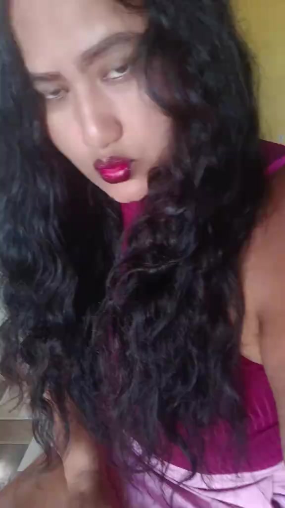 @taina e thania