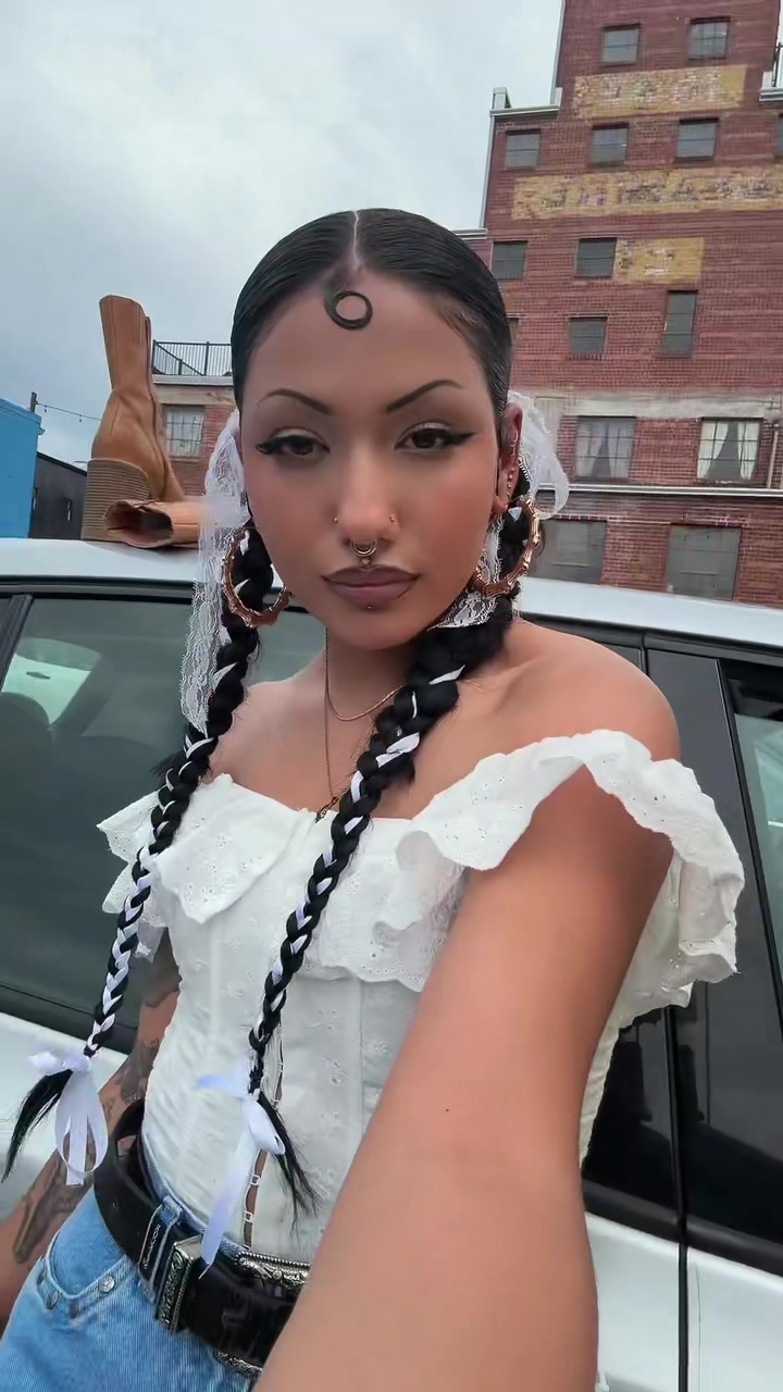@lucia 🇭🇳🦦