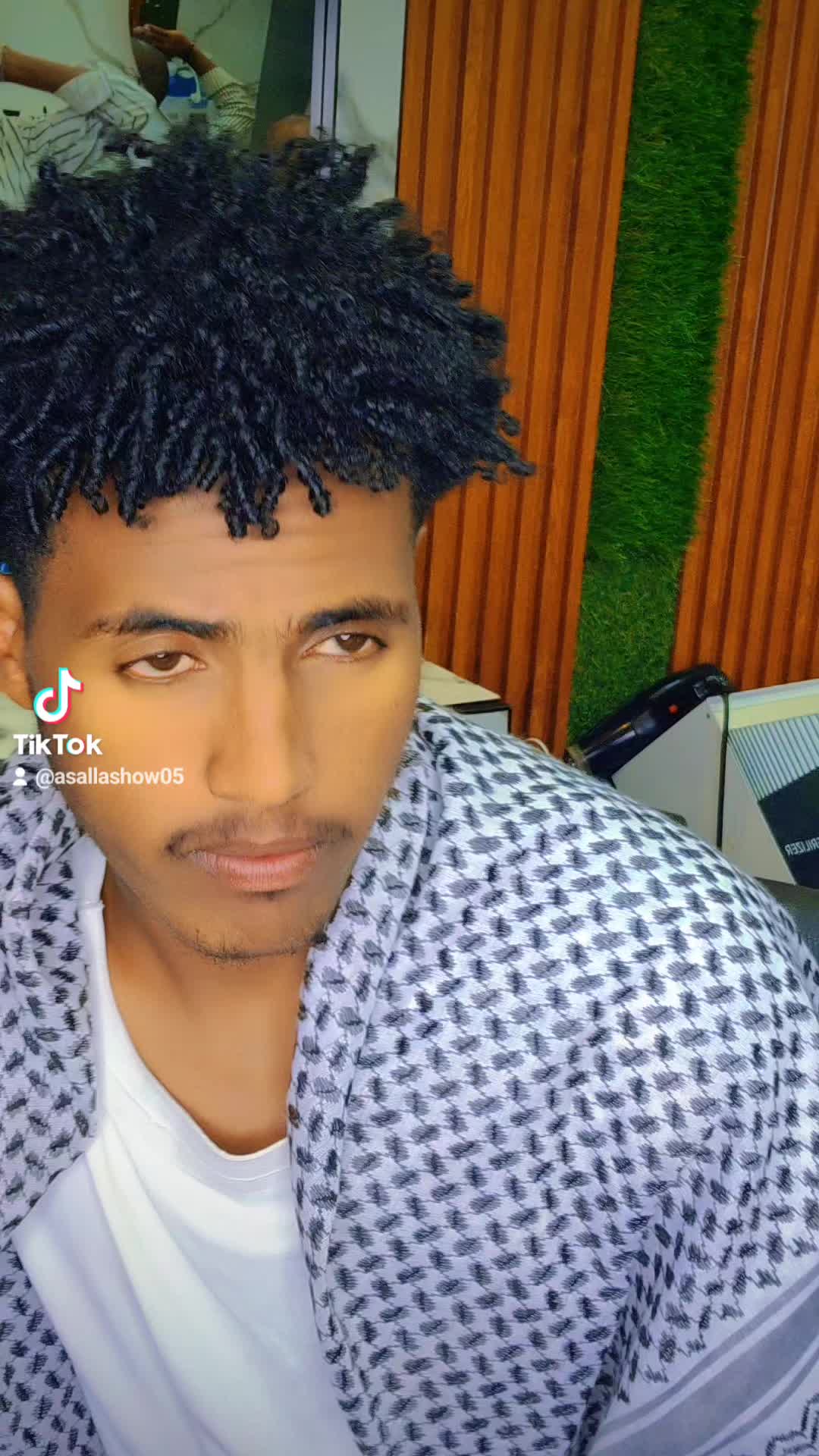 @Ebisalal