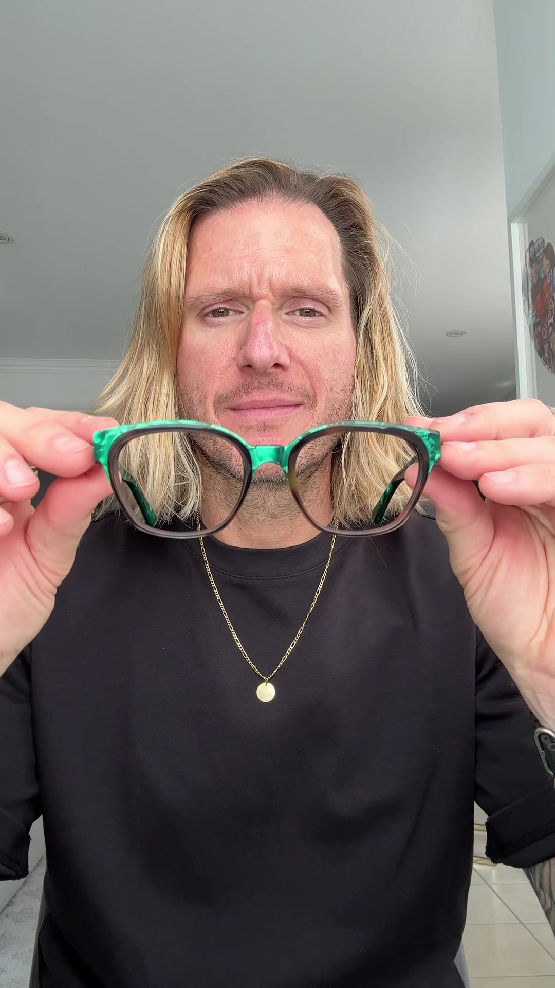 @Stevewearsglasses