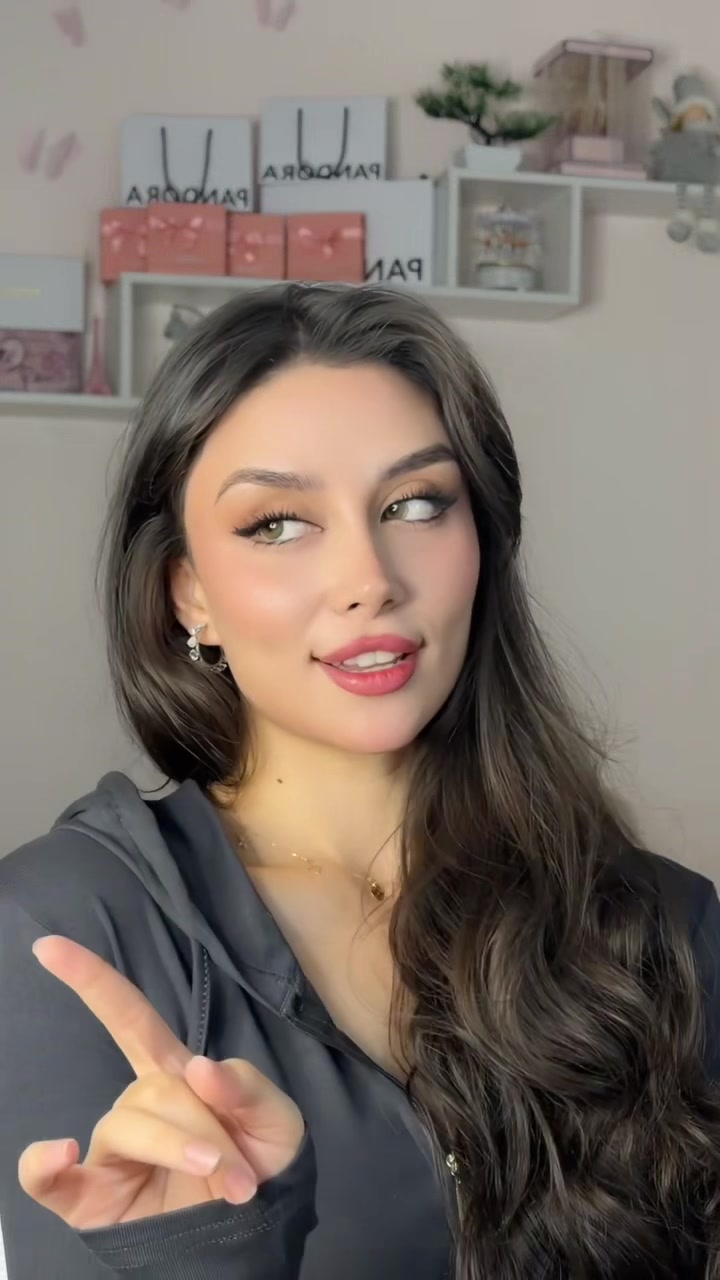 @Taya2002a
