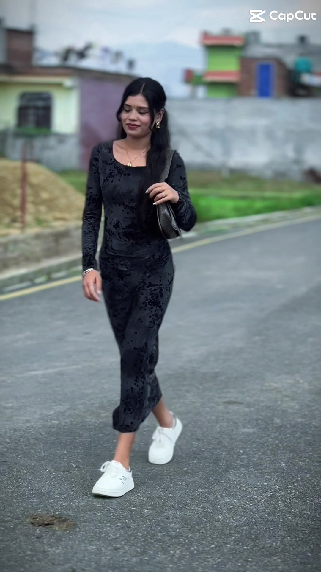 @ऋतु 🦋🖤