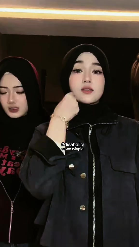 @𝘾𝙀𝙒𝙀 𝙬𝙞𝙨𝙥𝙞𝙚🫦