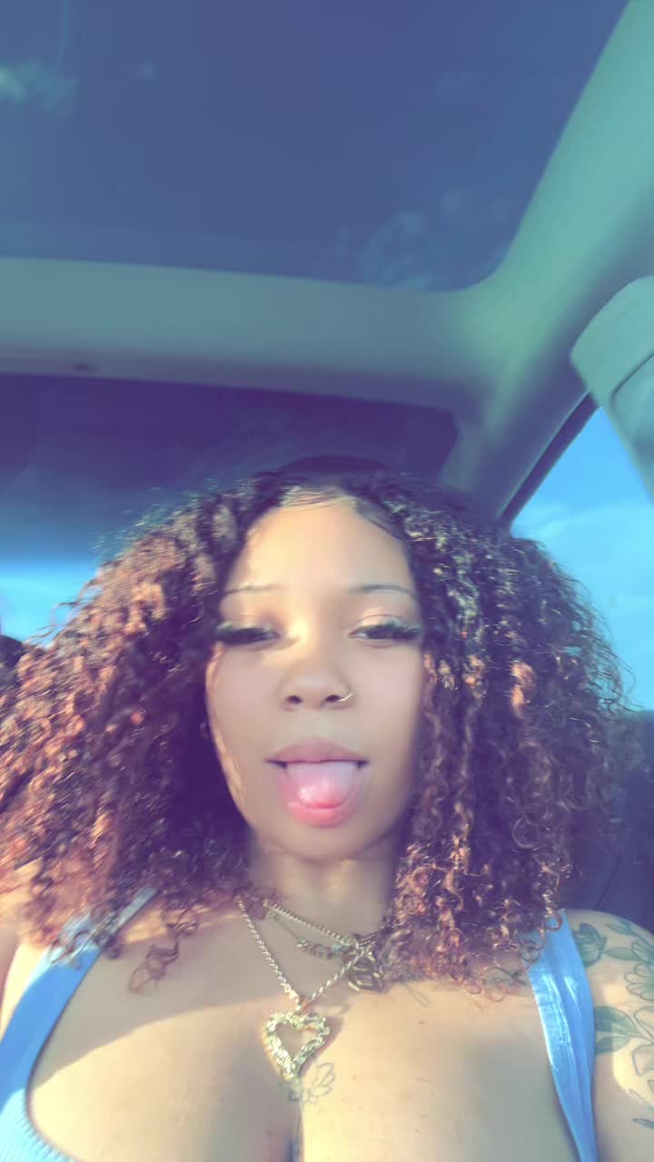 @milliondollanae._