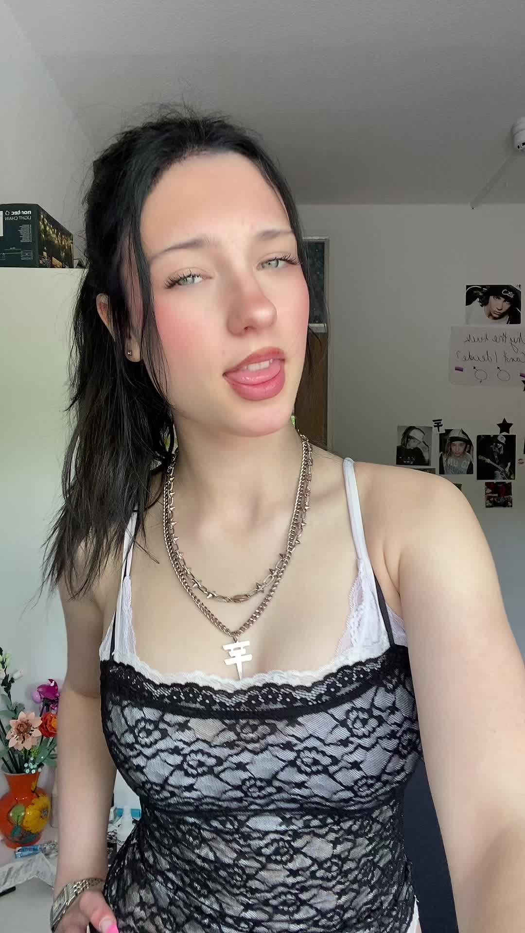 @🦕isa who?