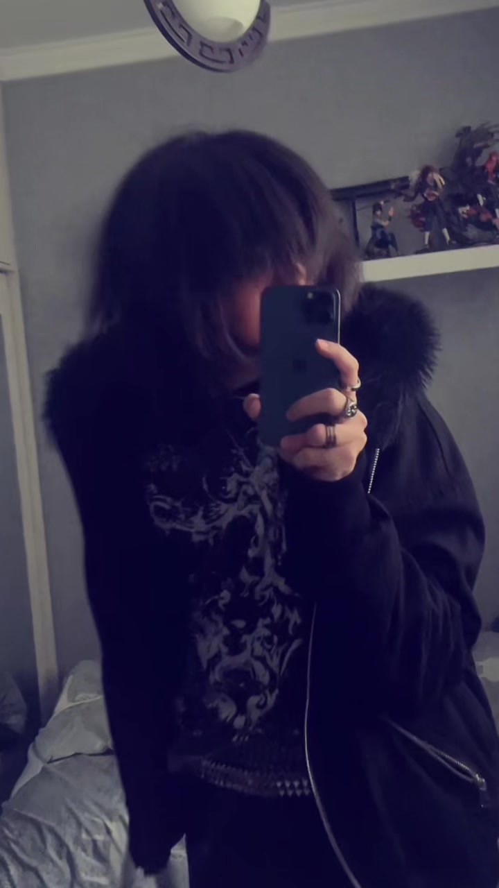 @blooodyravenn
