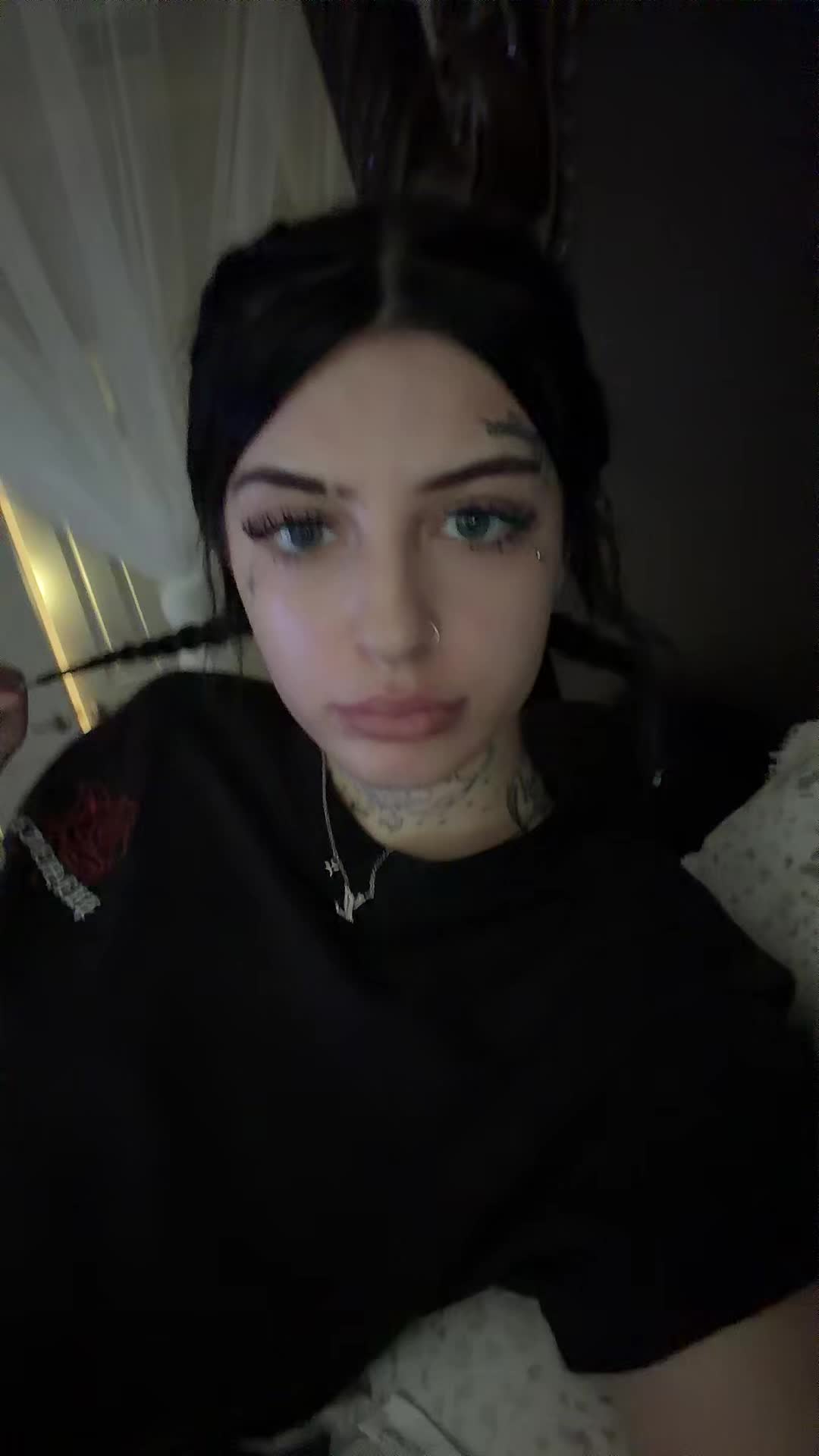 @Lilyrrrose