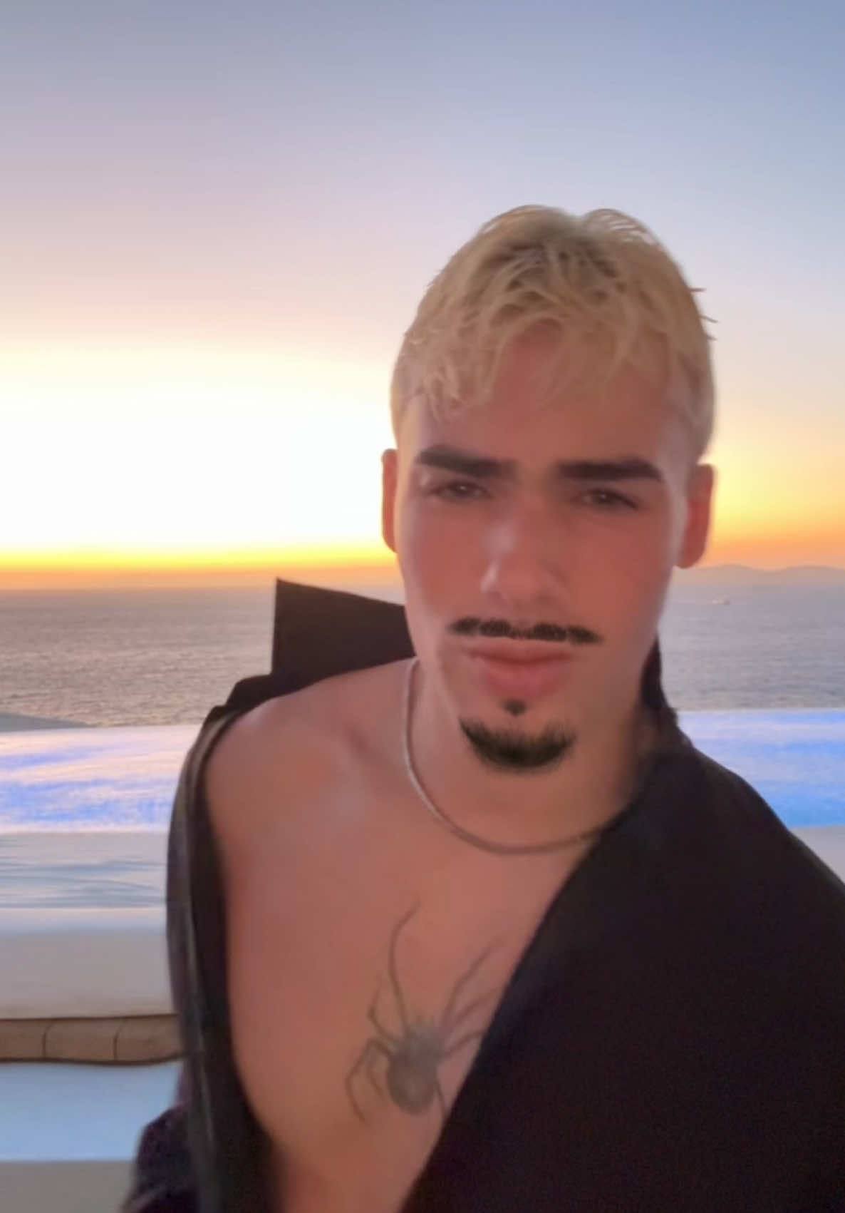 @caioiriscerqueira