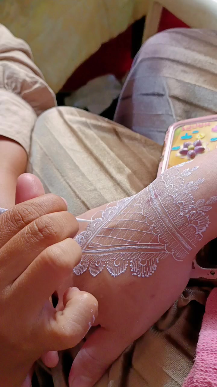 @lpghenna_art