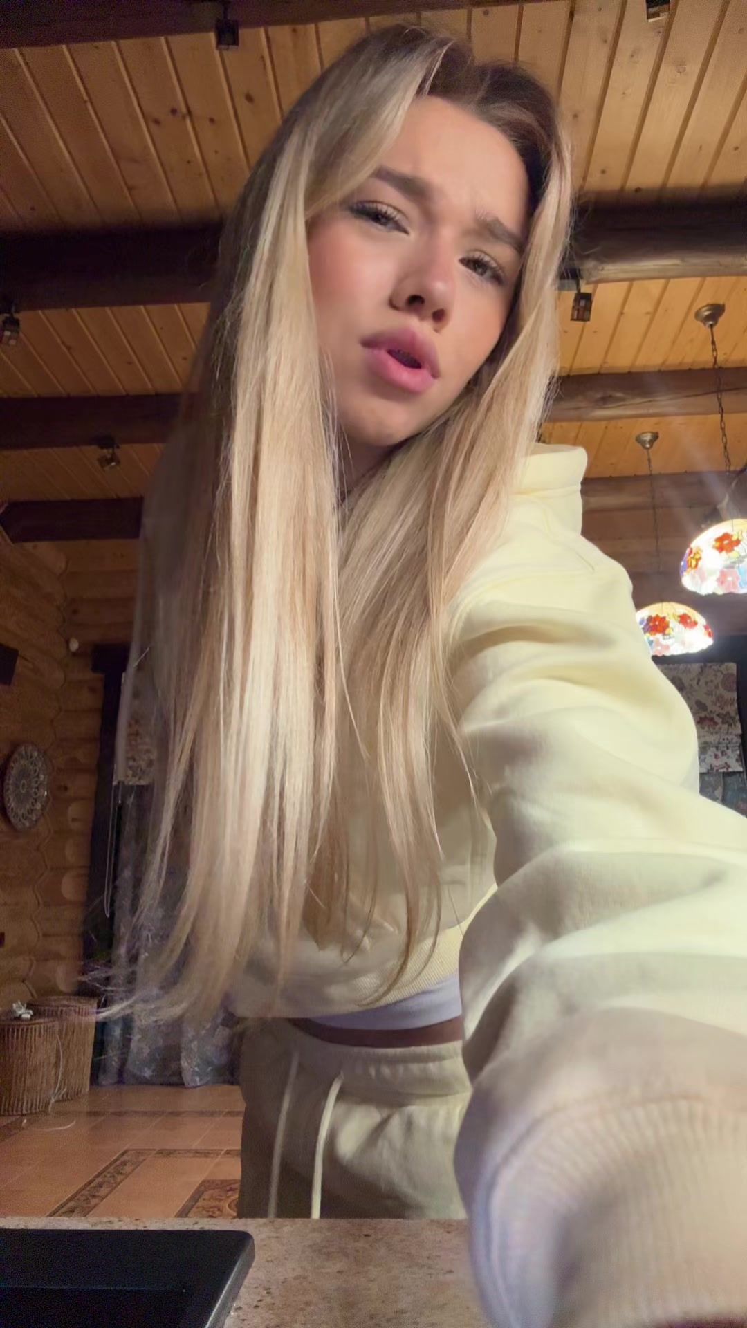 @Yana🦋