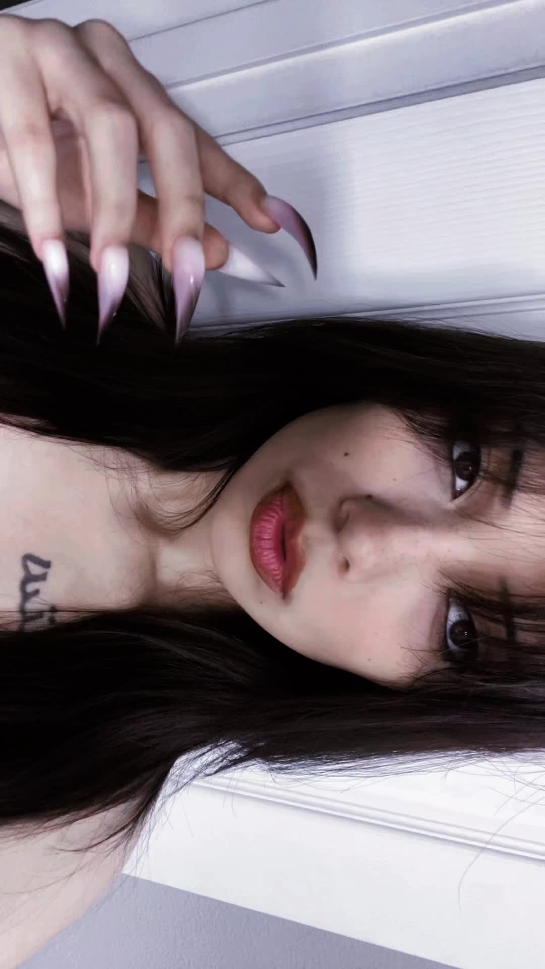 @ThaliaG