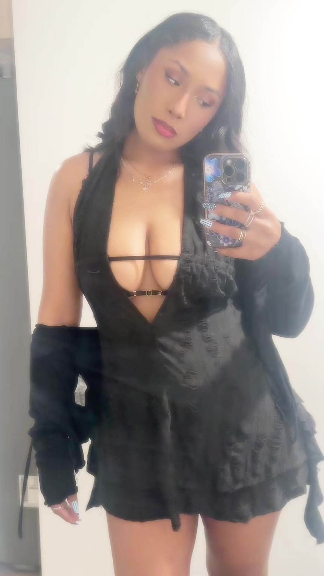 @tia bella