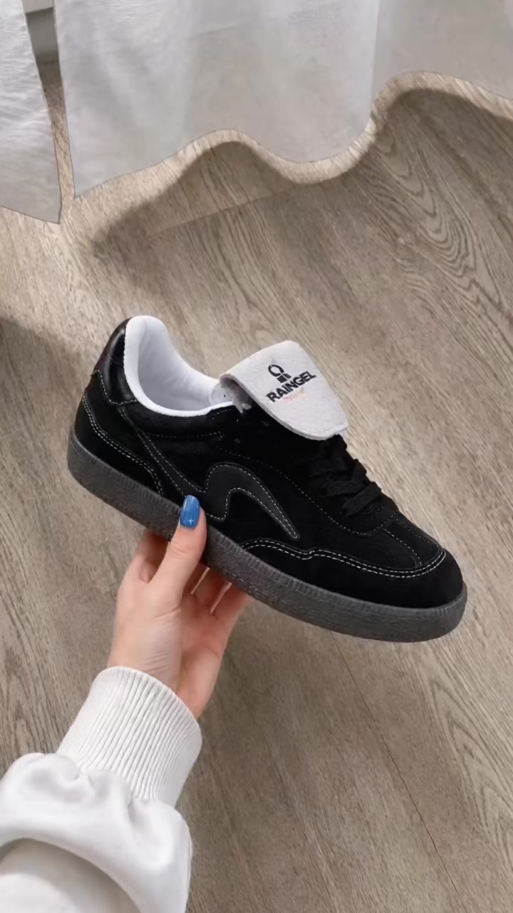@disinisepatu