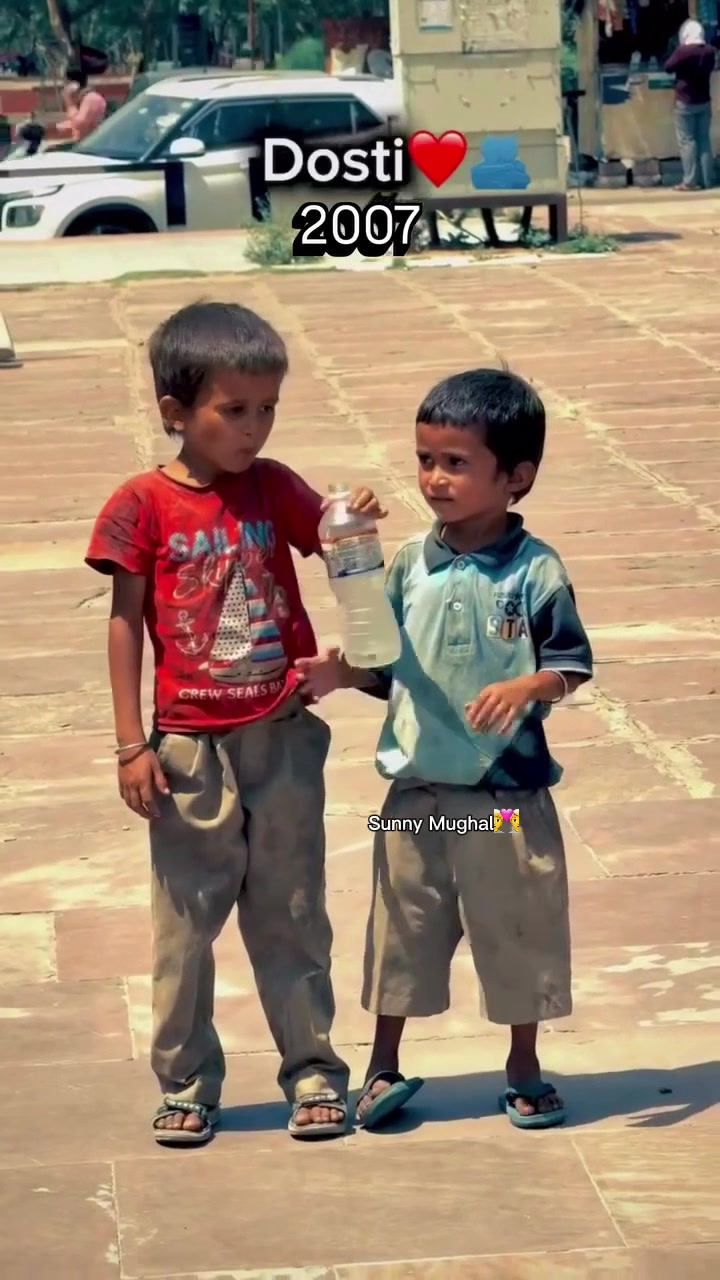 @معصوم پرندہ ظالم شکاری🦜🐦🥷