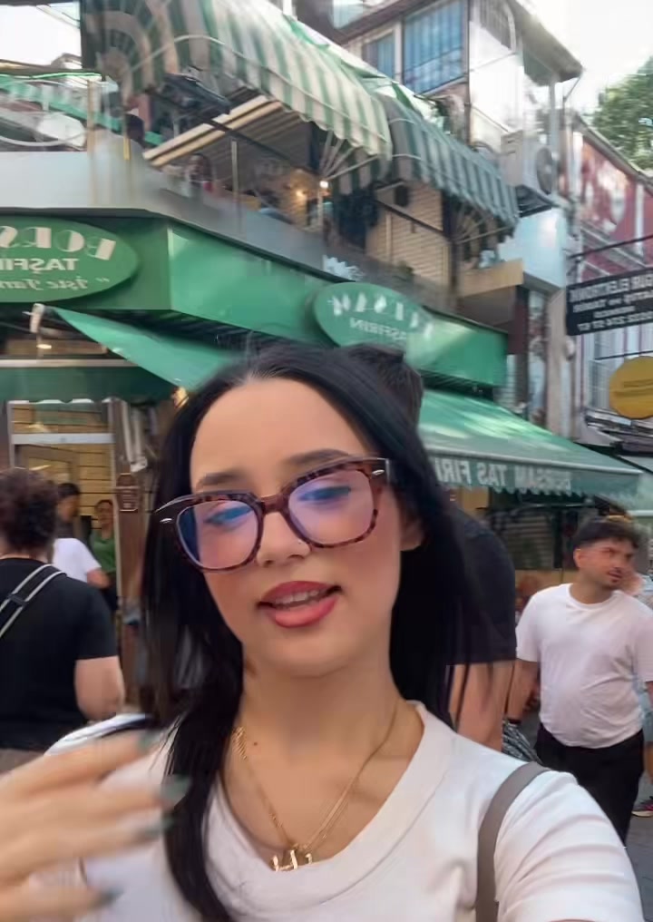 @Hira.akyollll