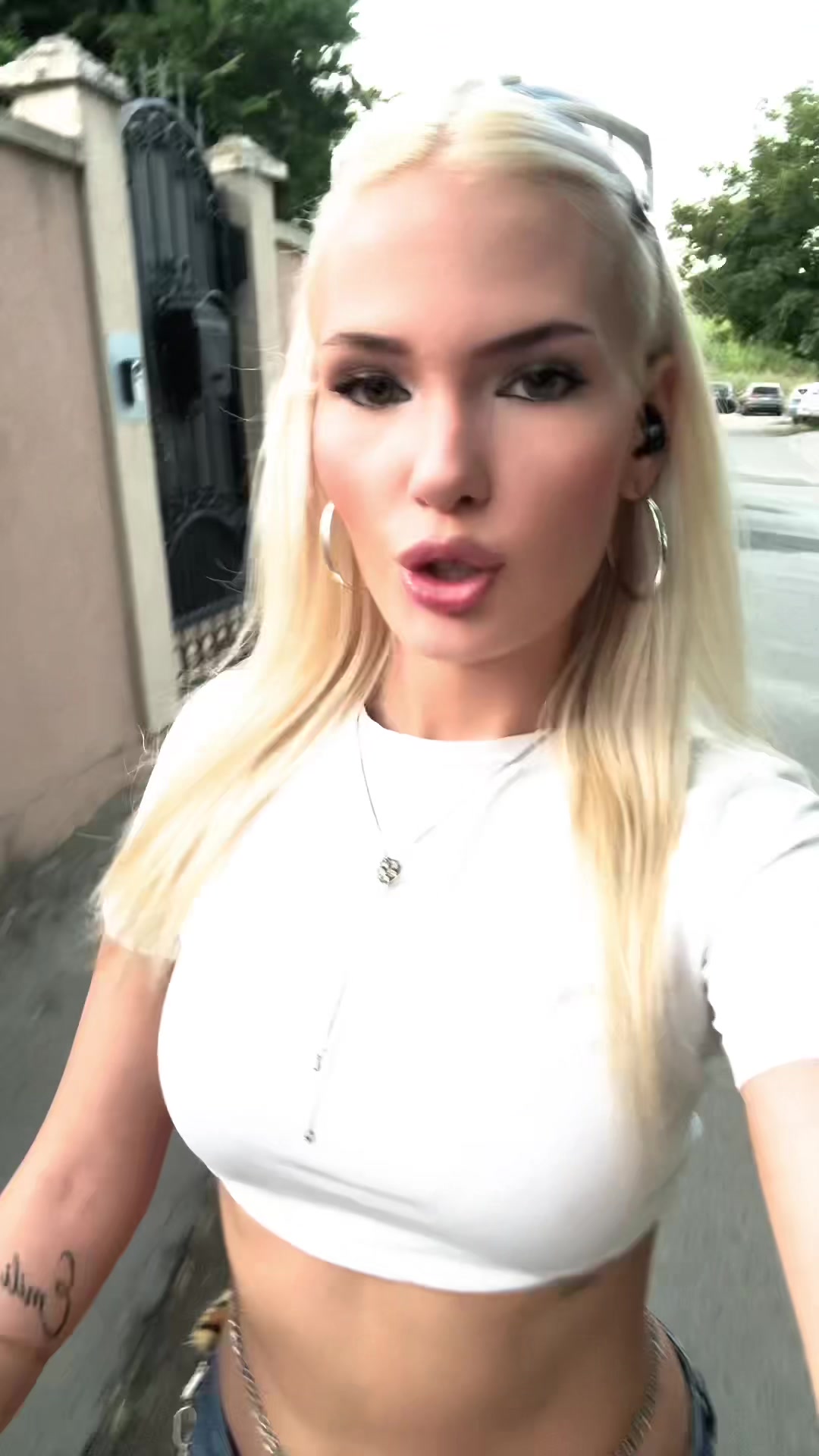 @MM