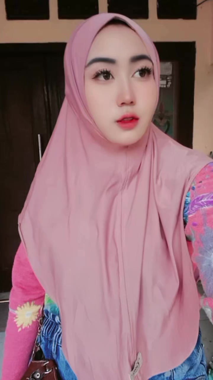 @Vhira