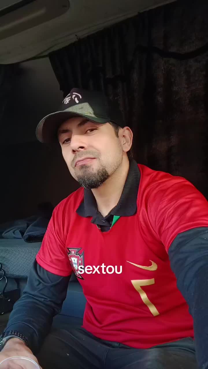 @Elias