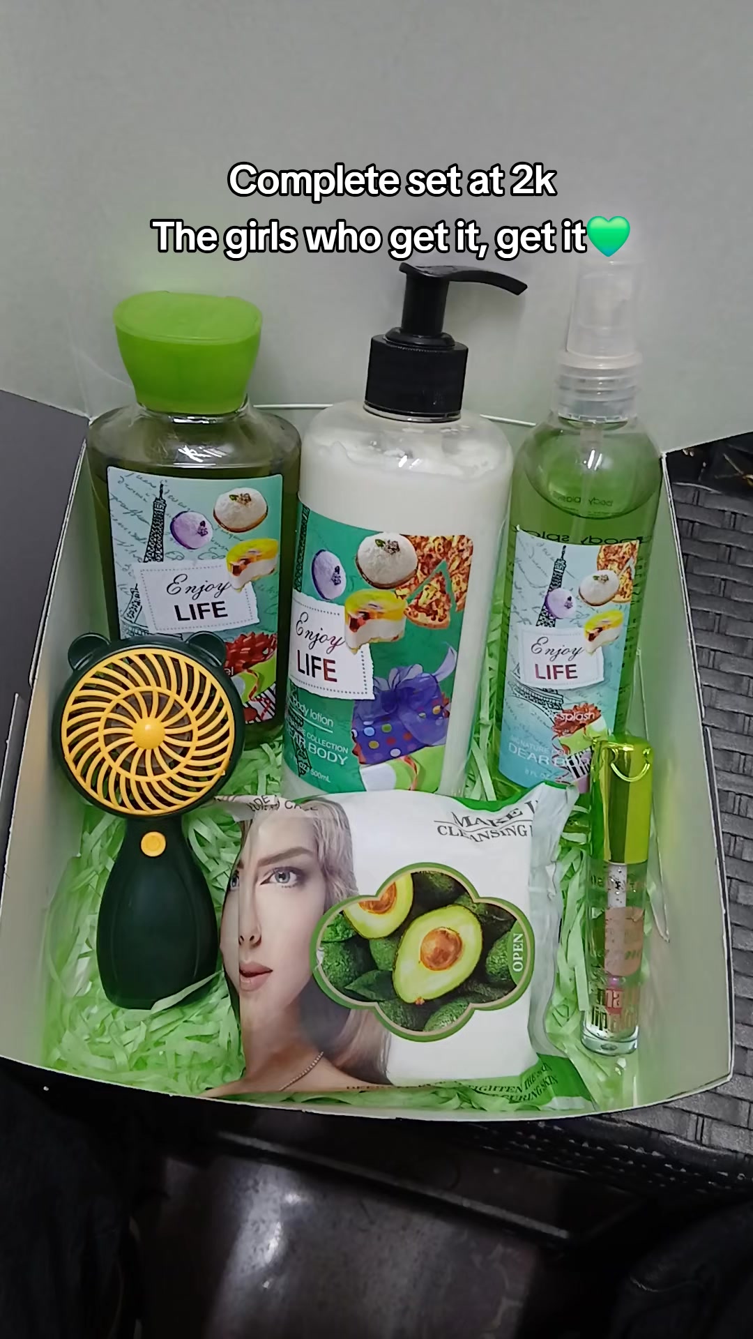 @Happy_Hampers gift shop.